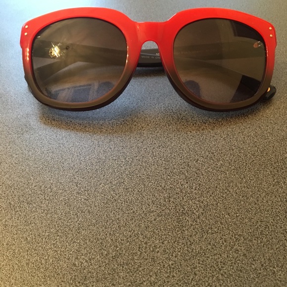 COACH sunglasses. Ombré. Fall colors 🍁🍂🍁 - Picture 6 of 6